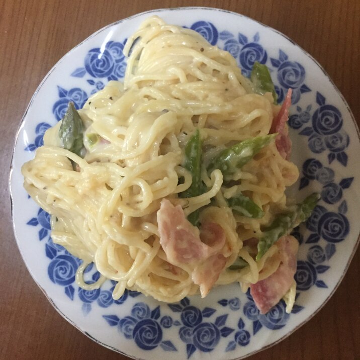 アスパラとベーコンのクリームパスタ